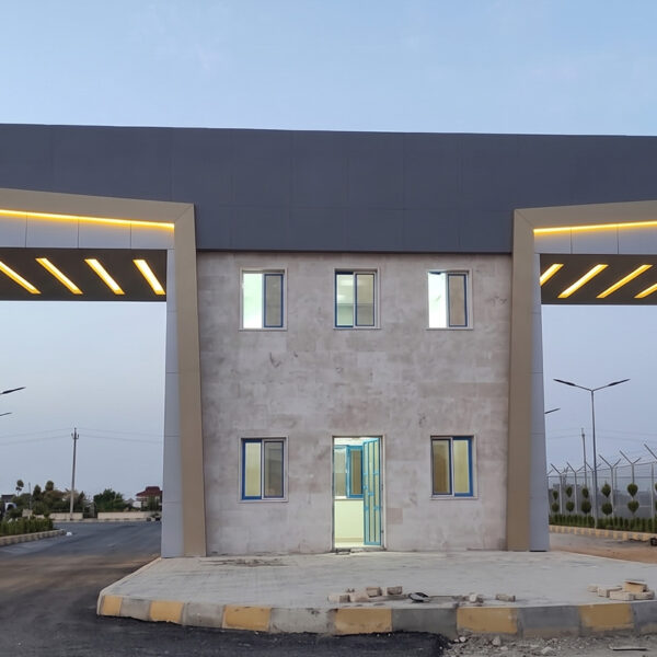 Airport Entrance Gate Deir ez Zor 04 600x600