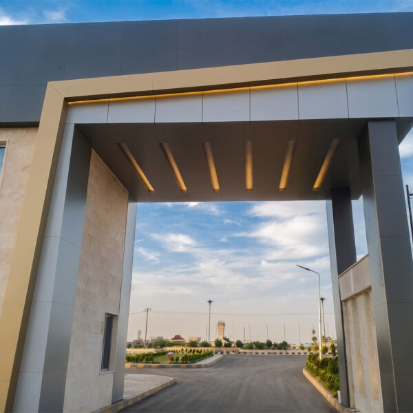 Airport Entrance Gate Deir ez Zor 07 600x600